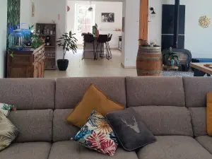 Maison de campagne lumineuse près d'Angoulême pour événements et productions