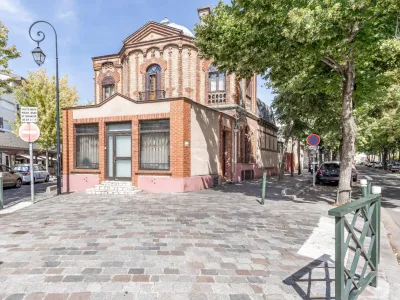 A versatile event venue near Paris