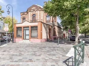 A versatile event venue near Paris