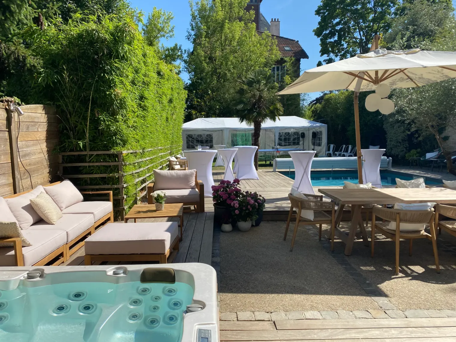 Lush Garden Venue with Pool for Photoshoots & Productions in Saint-Cloud