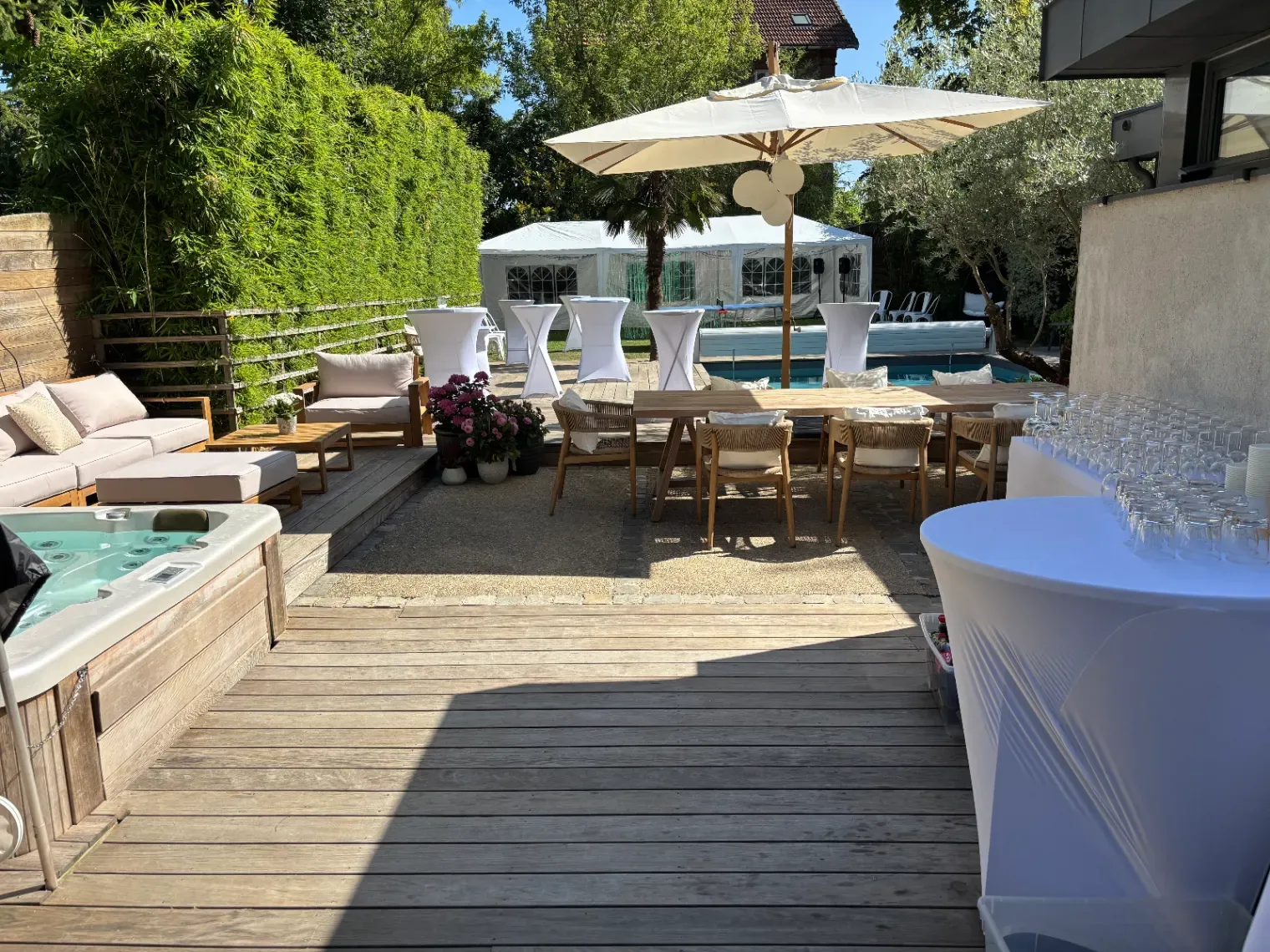 Lush Garden Venue with Pool for Photoshoots & Productions in Saint-Cloud