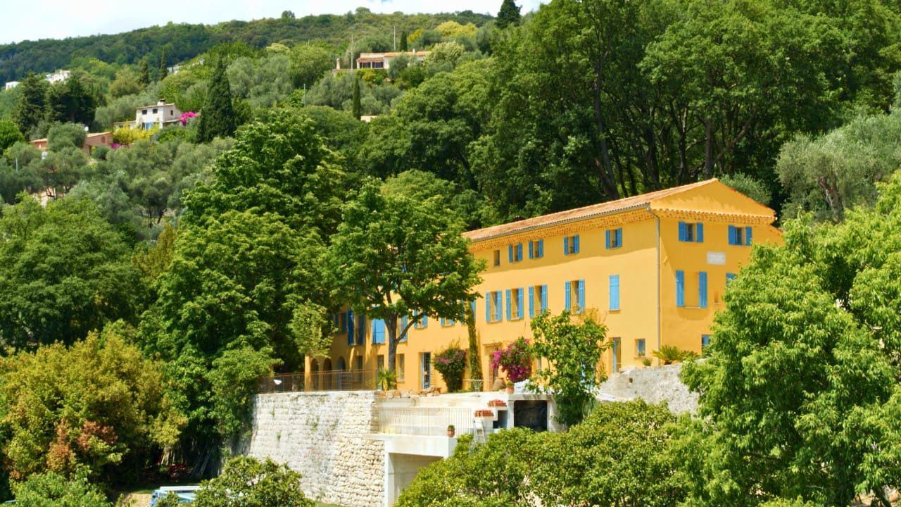 Domaine Grasse : Bastide du XVIIIe Siècle avec Jardins Parfumés