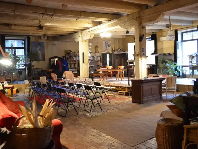 Atelier d'artiste de 260 m² à Marseille pour événements jusqu'à 80 personnes