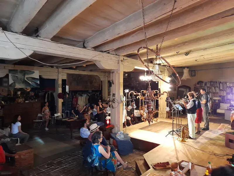 Atelier d'artiste de 260 m² à Marseille pour événements jusqu'à 80 personnes