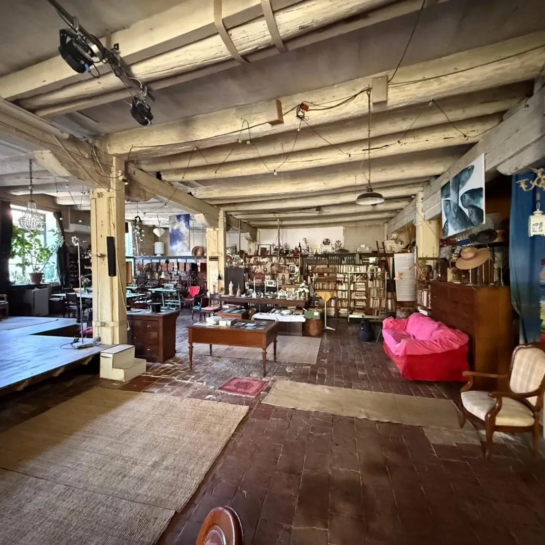 Atelier d'artiste de 260 m² à Marseille pour événements jusqu'à 80 personnes