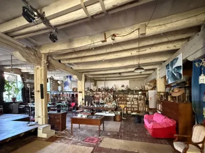 260 m² Artist's Studio in Marseille for Events up to 80 People