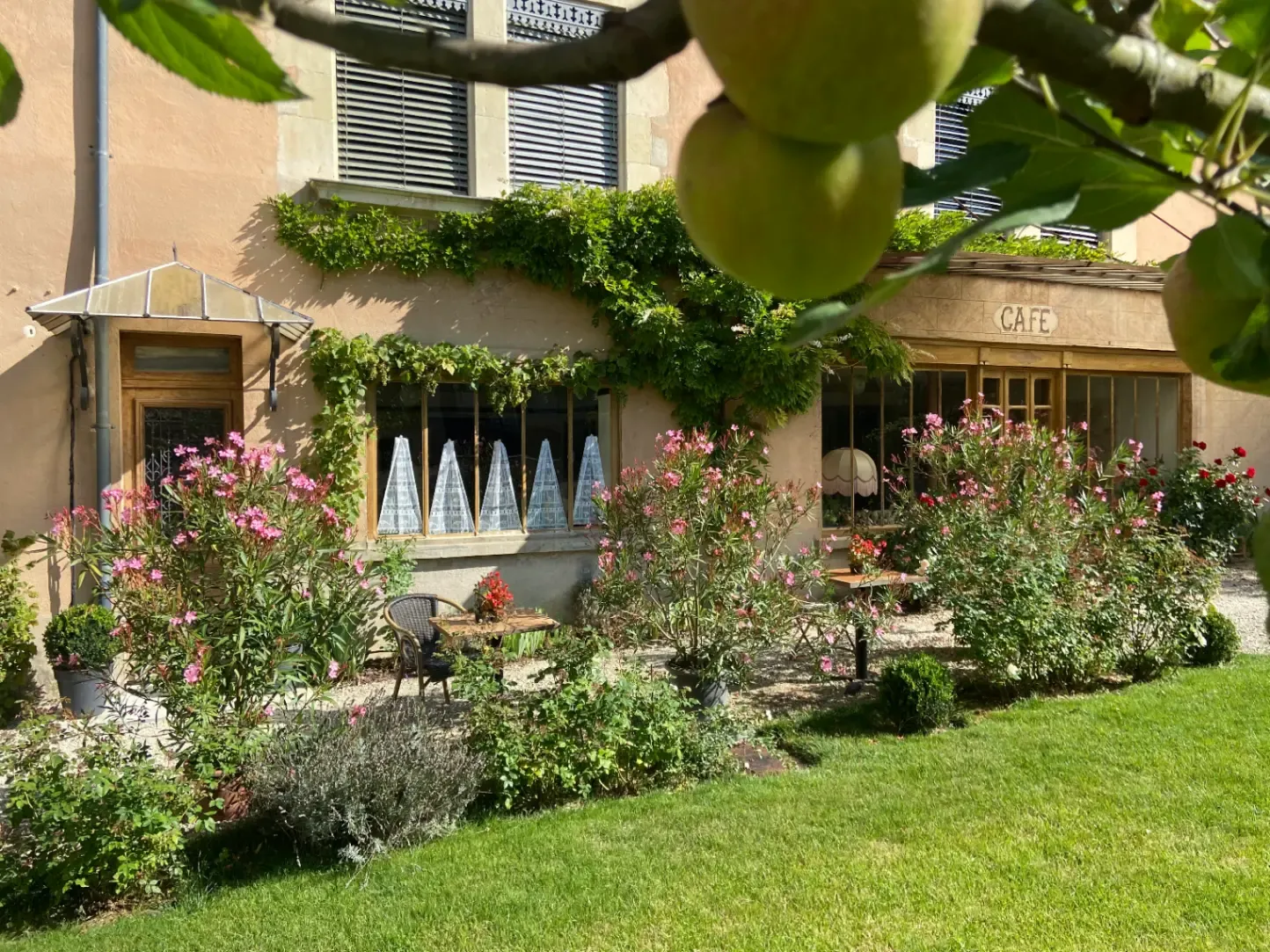 Hôtel au bord de l'eau pour des événements privés à la campagne