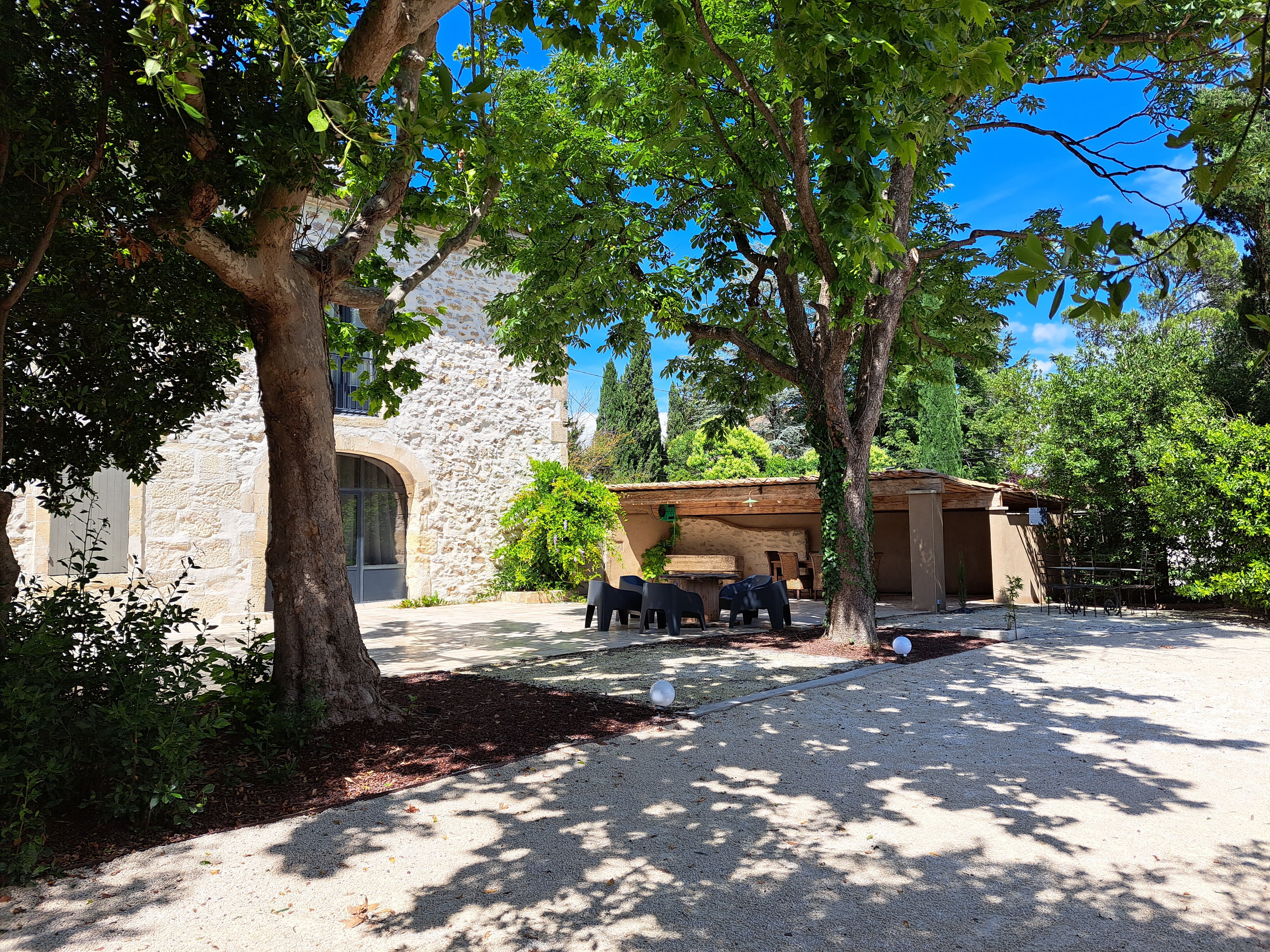 Villa Garden & Pool Venue for Events in Graveson
