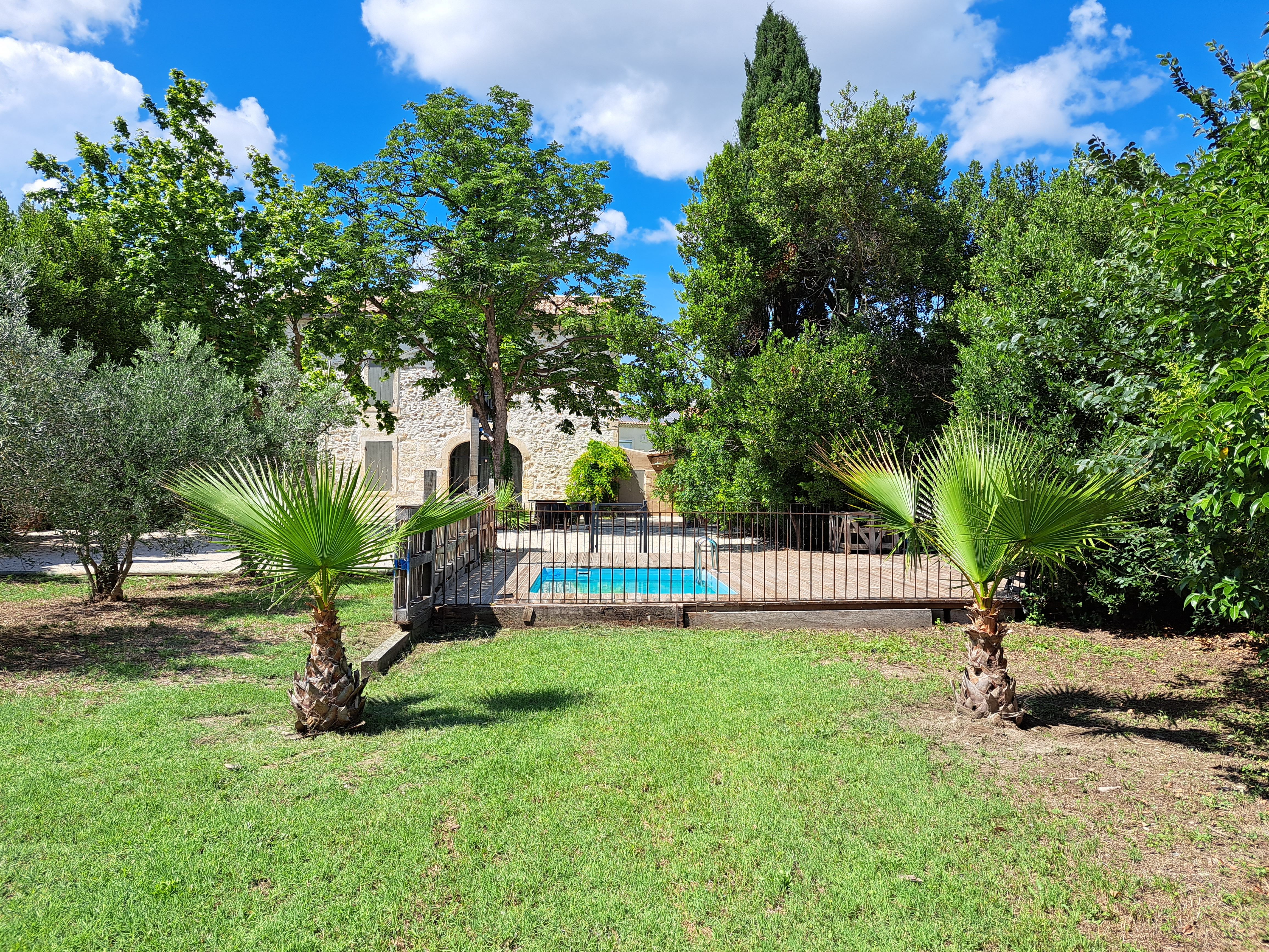 Villa Garden & Pool Venue for Events in Graveson