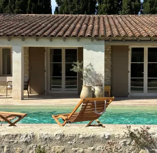 Confidential Provençal farmhouse *** in the heart of the Alpilles