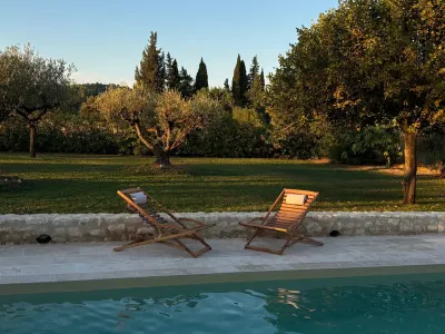 Confidential Provençal farmhouse *** in the heart of the Alpilles