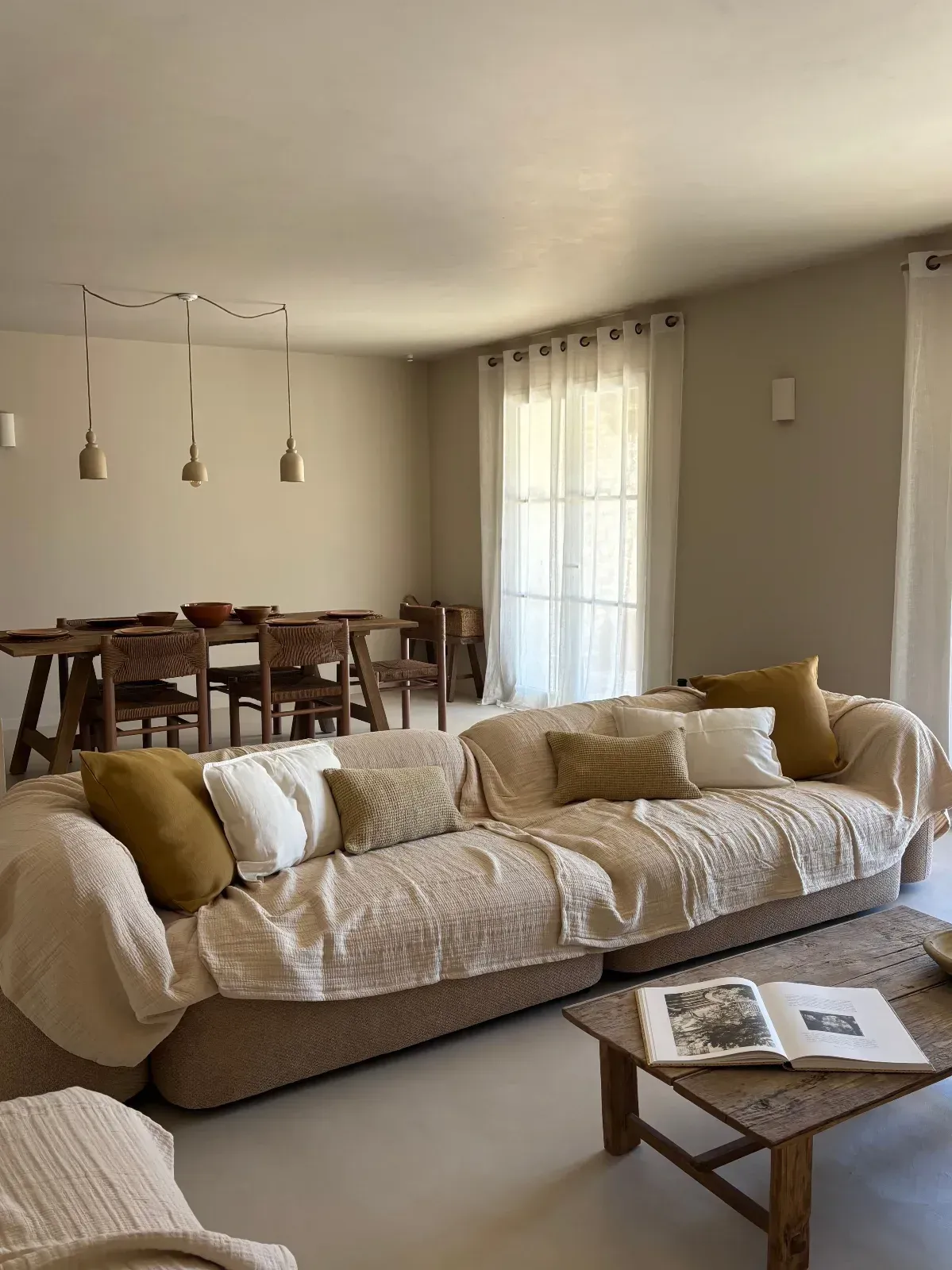 Confidential Provençal farmhouse *** in the heart of the Alpilles