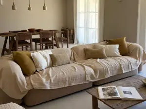 Confidential Provençal farmhouse *** in the heart of the Alpilles