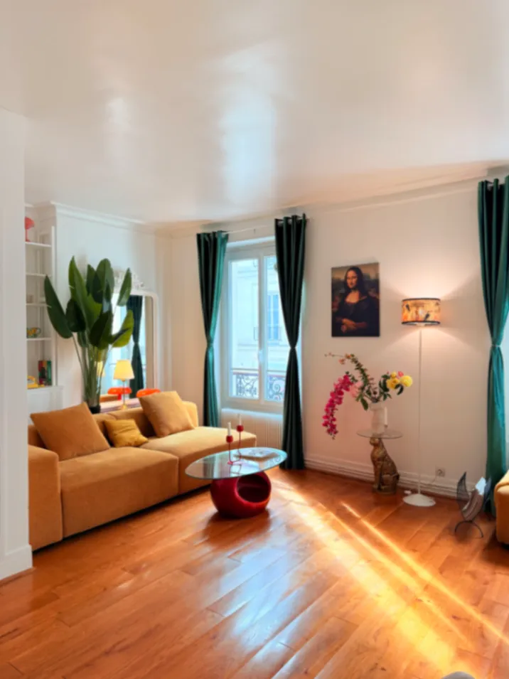 Studio Haussmannien à Paris pour Productions Créatives & Événements