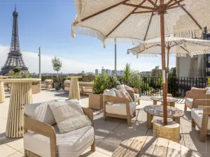 Eiffel Tower View Rooftop Terrace - Events in Paris 16th