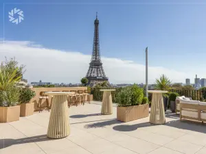 Eiffel Tower View Rooftop Terrace - Events in Paris 16th