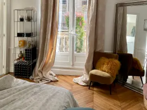 Haussmann-Style Paris Flat for Creative Events & Photo Shoots
