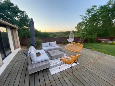 Garden with Swimming Pool & Bar | Private Events in Mazaugues (Var)