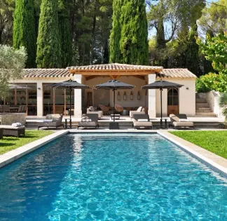 Élégante Pool House près d'Aix-en-Provence | Lieu de réception avec jardin méditerranéen