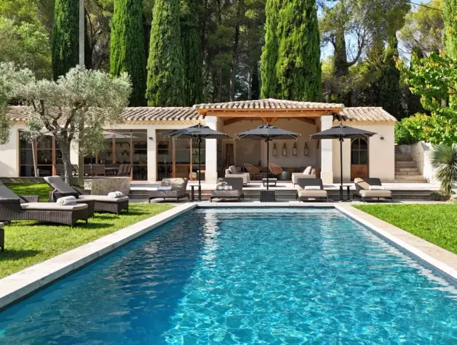 Elegant Pool House near Aix-en-Provence | Mediterranean Garden Venue