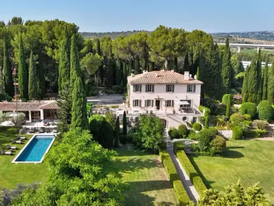 Elegant Pool House near Aix-en-Provence | Mediterranean Garden Venue