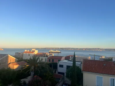 Exceptional 45 m² Rooftop with 360-Degree Views of Marseille