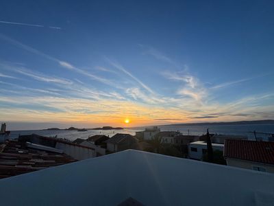 Exceptional 45 m² Rooftop with 360-Degree Views of Marseille