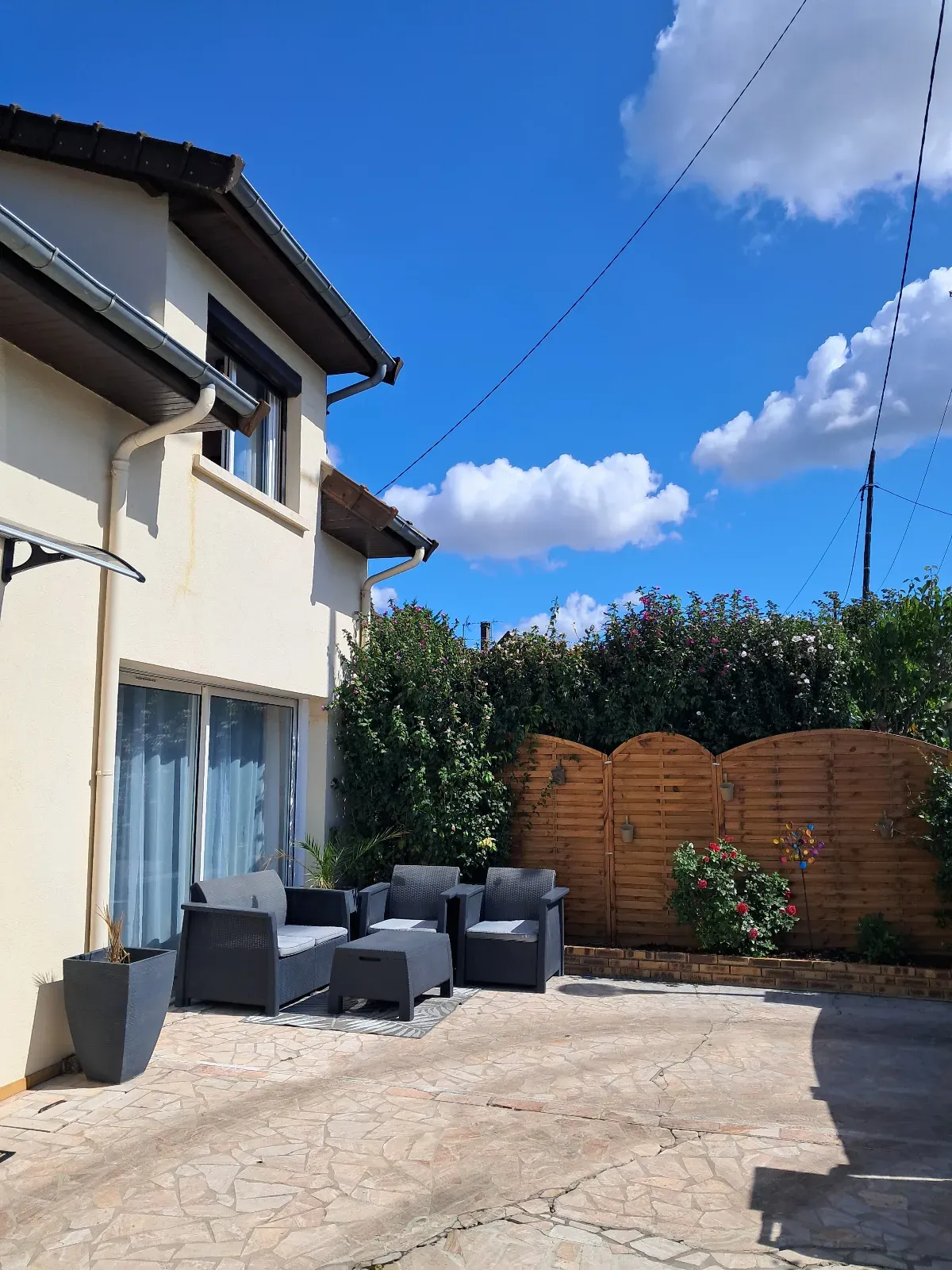 Spacious 90 m² House for Photo Shoots & Productions Near Paris