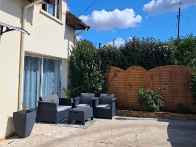 Spacious 90 m² House for Photo Shoots & Productions Near Paris