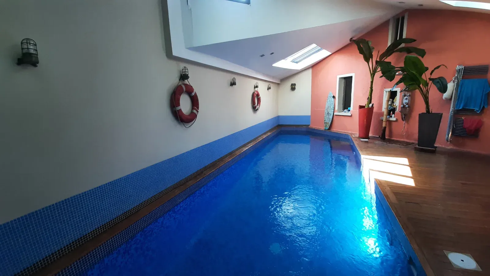 Colombes Event Venue: 250m² House with Indoor Pool Near Paris