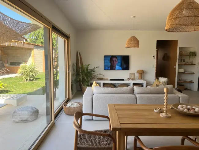 Maison de style californien-balinais pour événements à Virelade