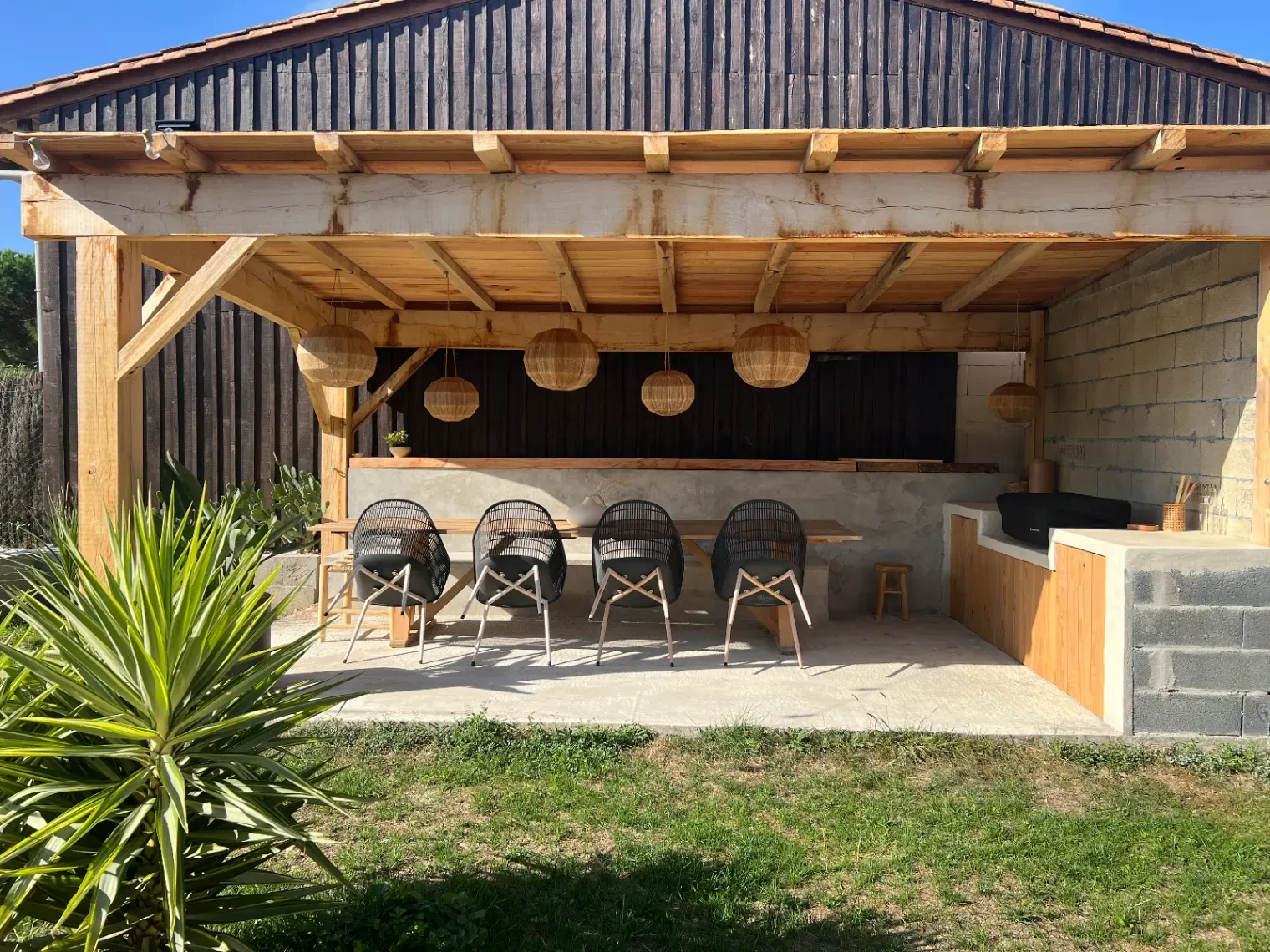 Maison de style californien-balinais pour événements à Virelade