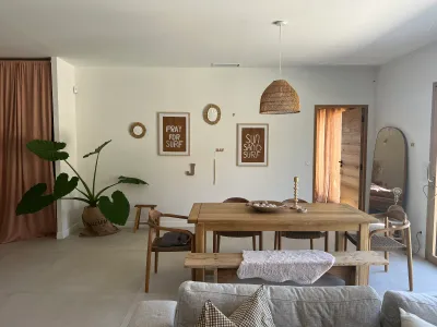 Californian-Balinese Style House for Events in Virelade