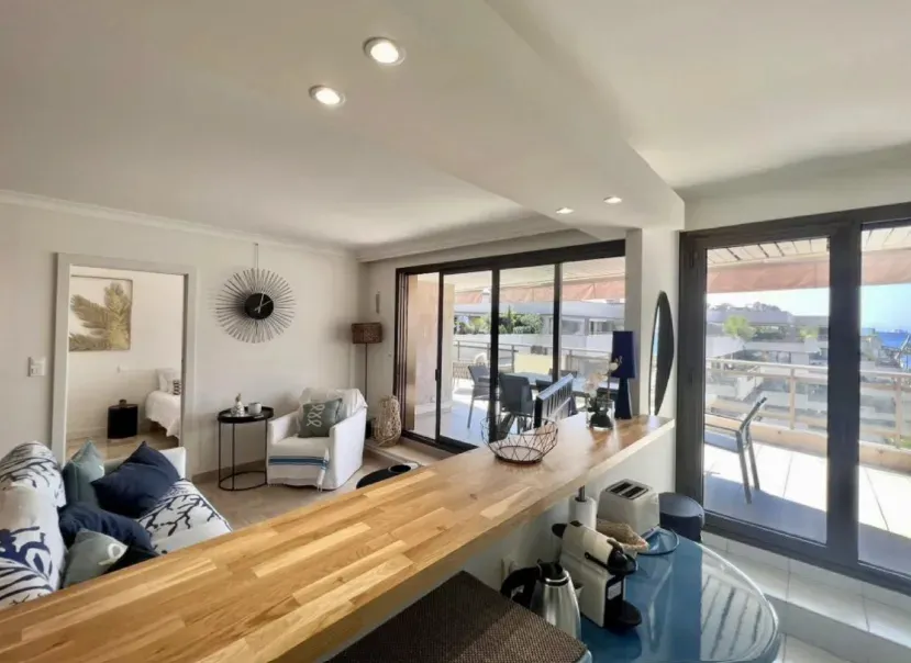 Appartement de Luxe avec Vue Panoramique sur la Mer à Cannes