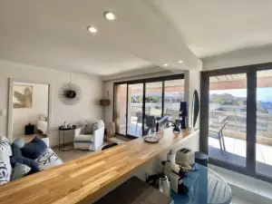Appartement de Luxe avec Vue Panoramique sur la Mer à Cannes