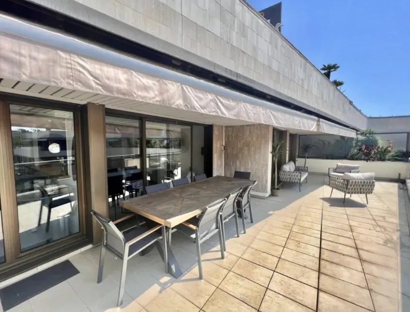 Appartement de Luxe avec Vue Panoramique sur la Mer à Cannes