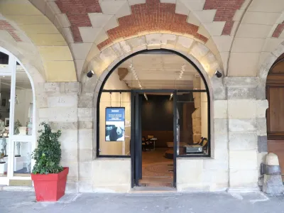 Art Gallery in Paris Marais Exhibition & Event Space