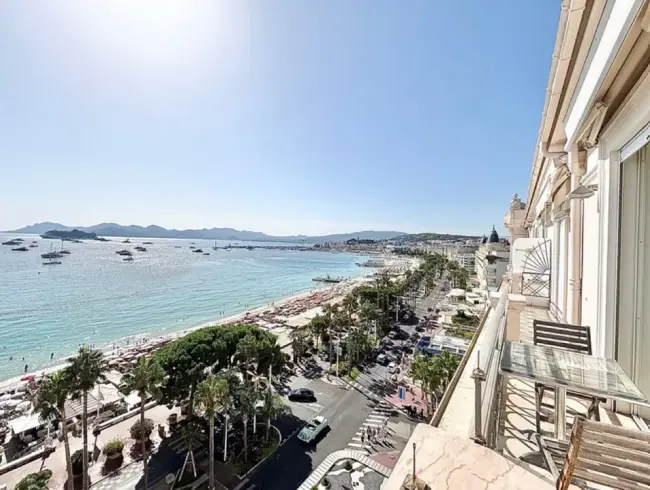 Appartement de Luxe à Cannes avec Vue Panoramique sur Mer | Native Spaces