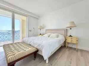 Appartement de Luxe à Cannes avec Vue Panoramique sur Mer | Native Spaces