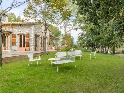 Versatile Meeting Room in Biot for Events up to 25 People