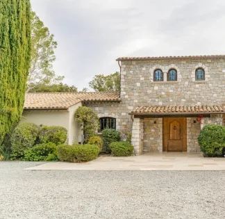 Versatile Meeting Room in Biot for Events up to 25 People