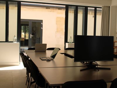 Bright 50m² Seminar Room with Patio Access in Arles Countryside