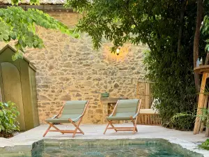 Historic Mansion in Cournonsec - Elegant Venue for Events & Stays