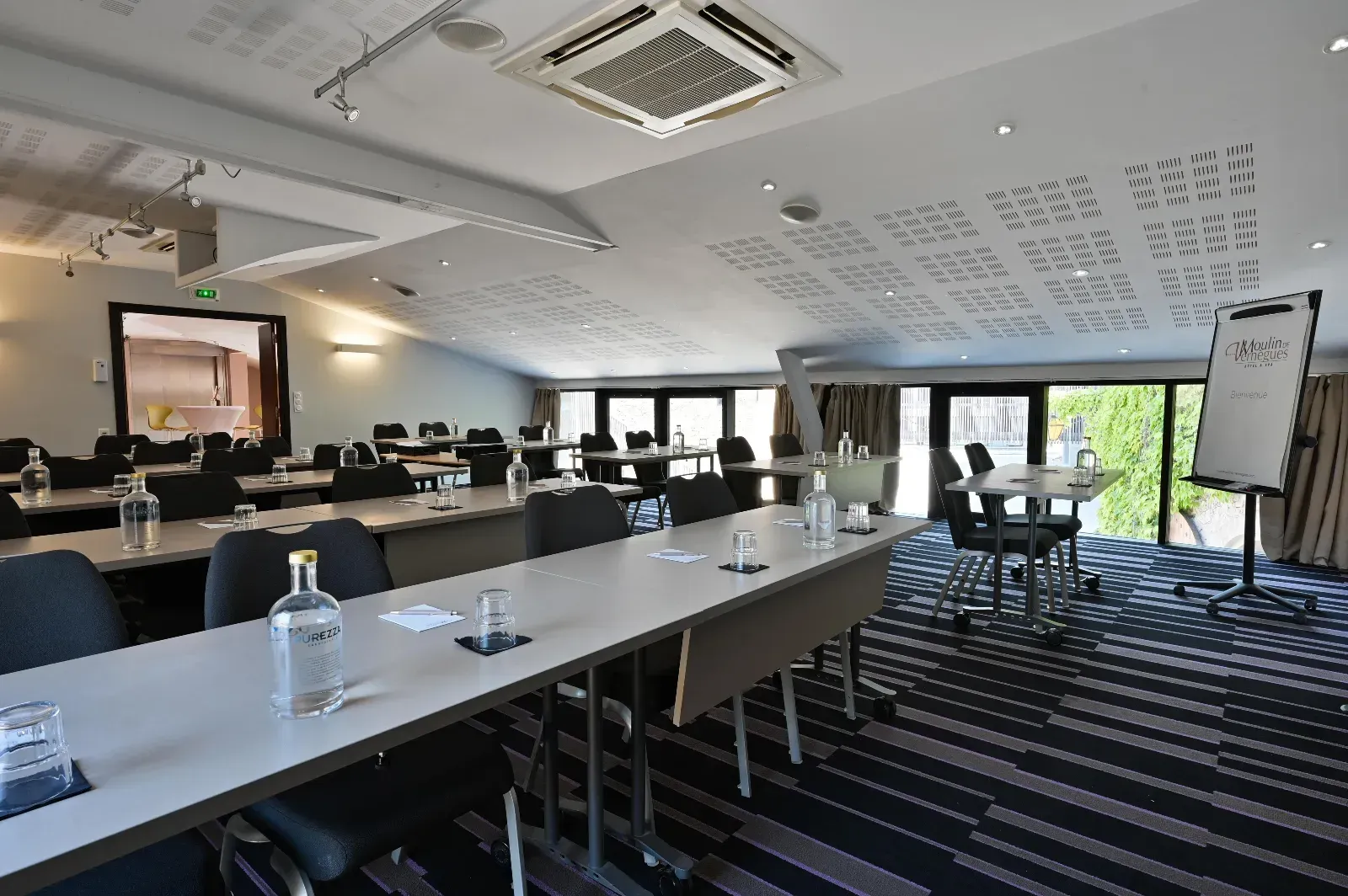 67 m² Meeting Room for Seminars & Corporate Events in Mallemort