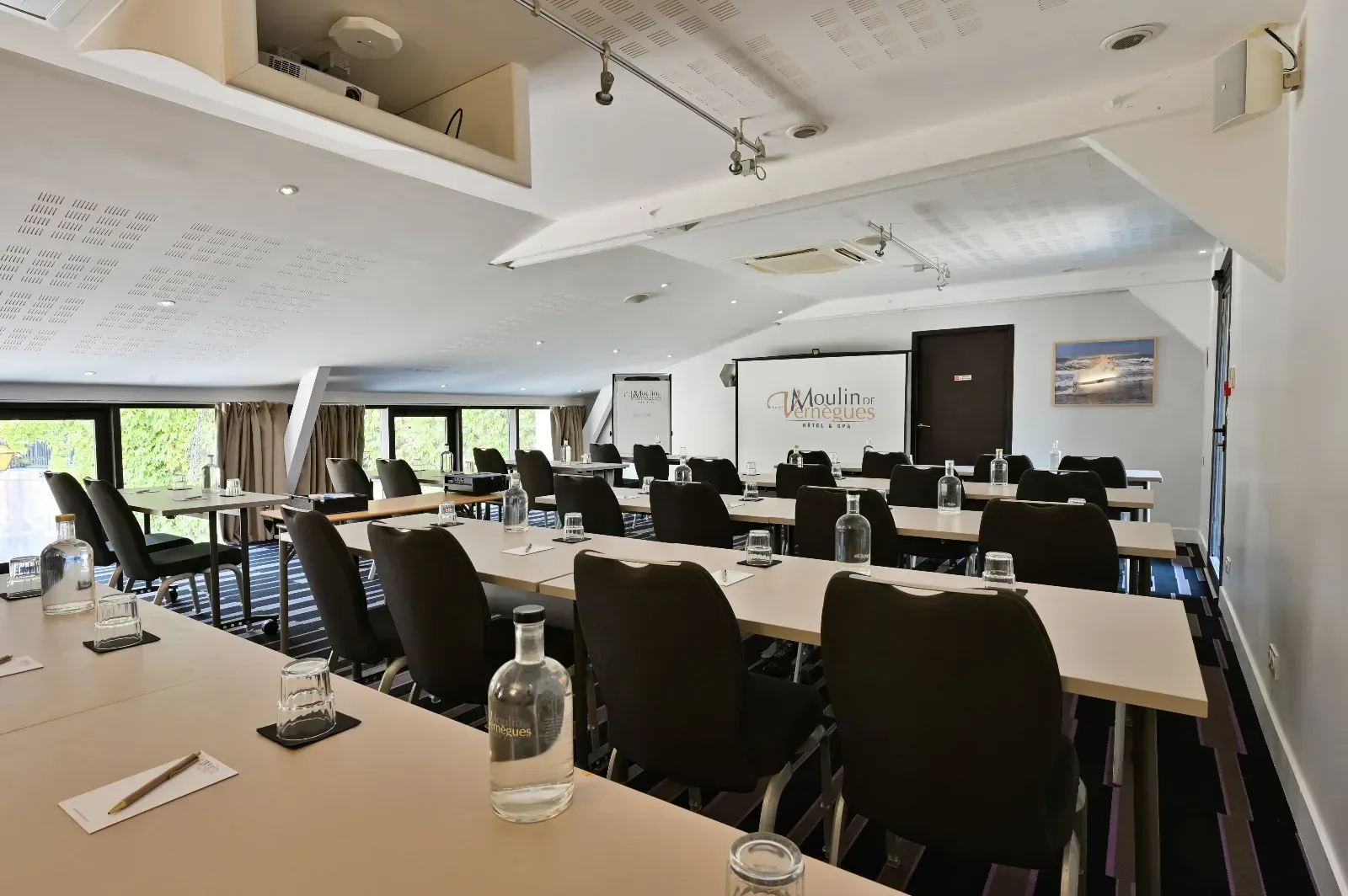 67 m² Meeting Room for Seminars & Corporate Events in Mallemort