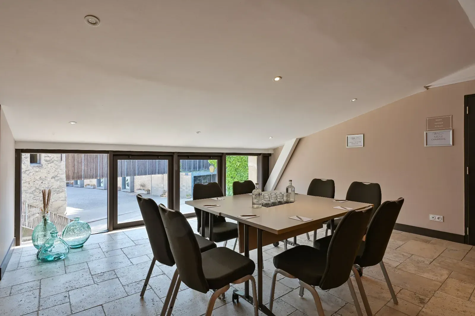 67 m² Meeting Room for Seminars & Corporate Events in Mallemort