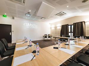 Espace polyvalent de 45m² à Mallemort pour séminaires et événements d'entreprise