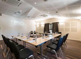 Versatile 45m² Event Space in Mallemort for Seminars & Corporate Events