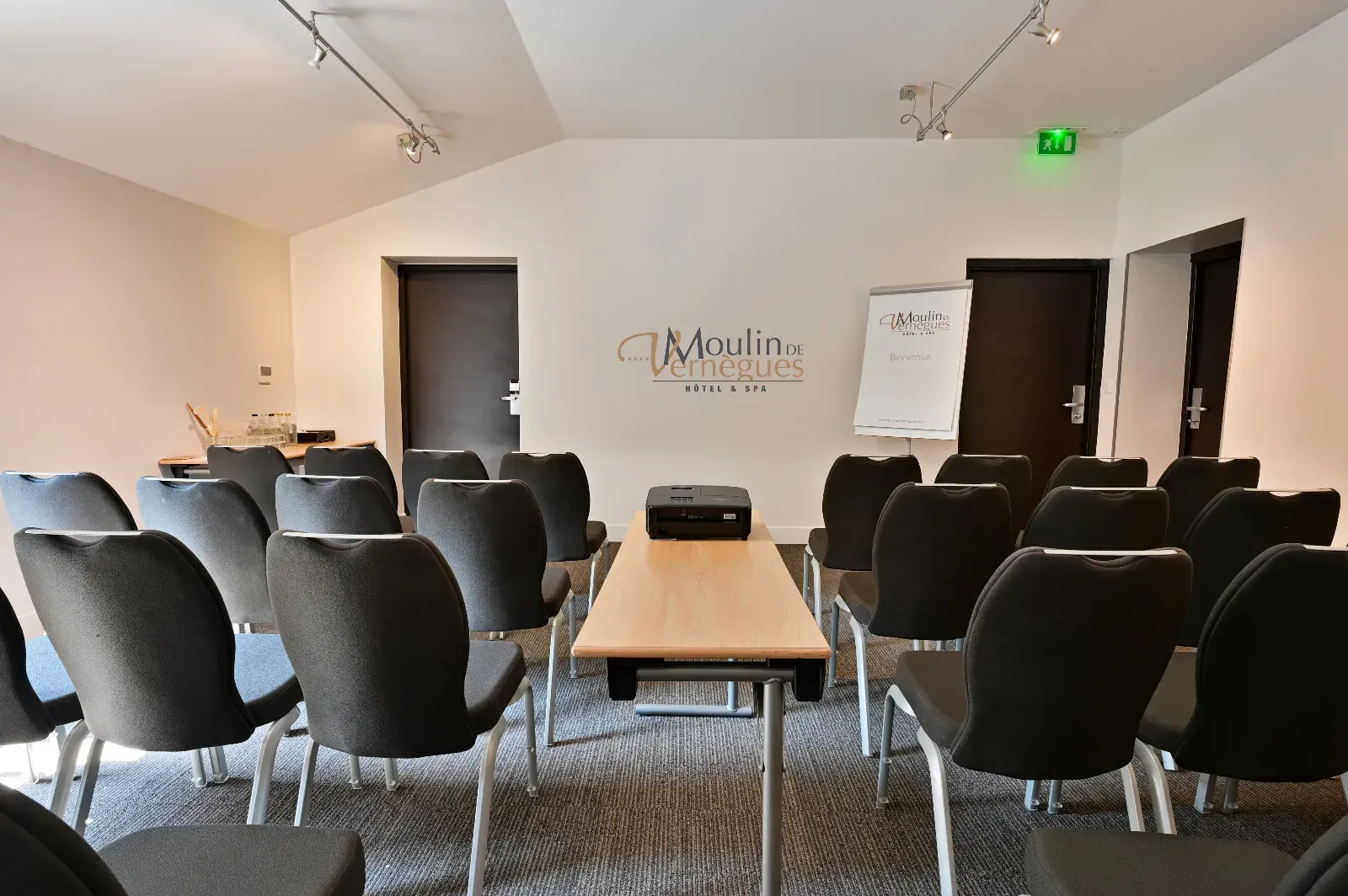 31m² Meeting Room for Seminars & Corporate Events in Mallemort
