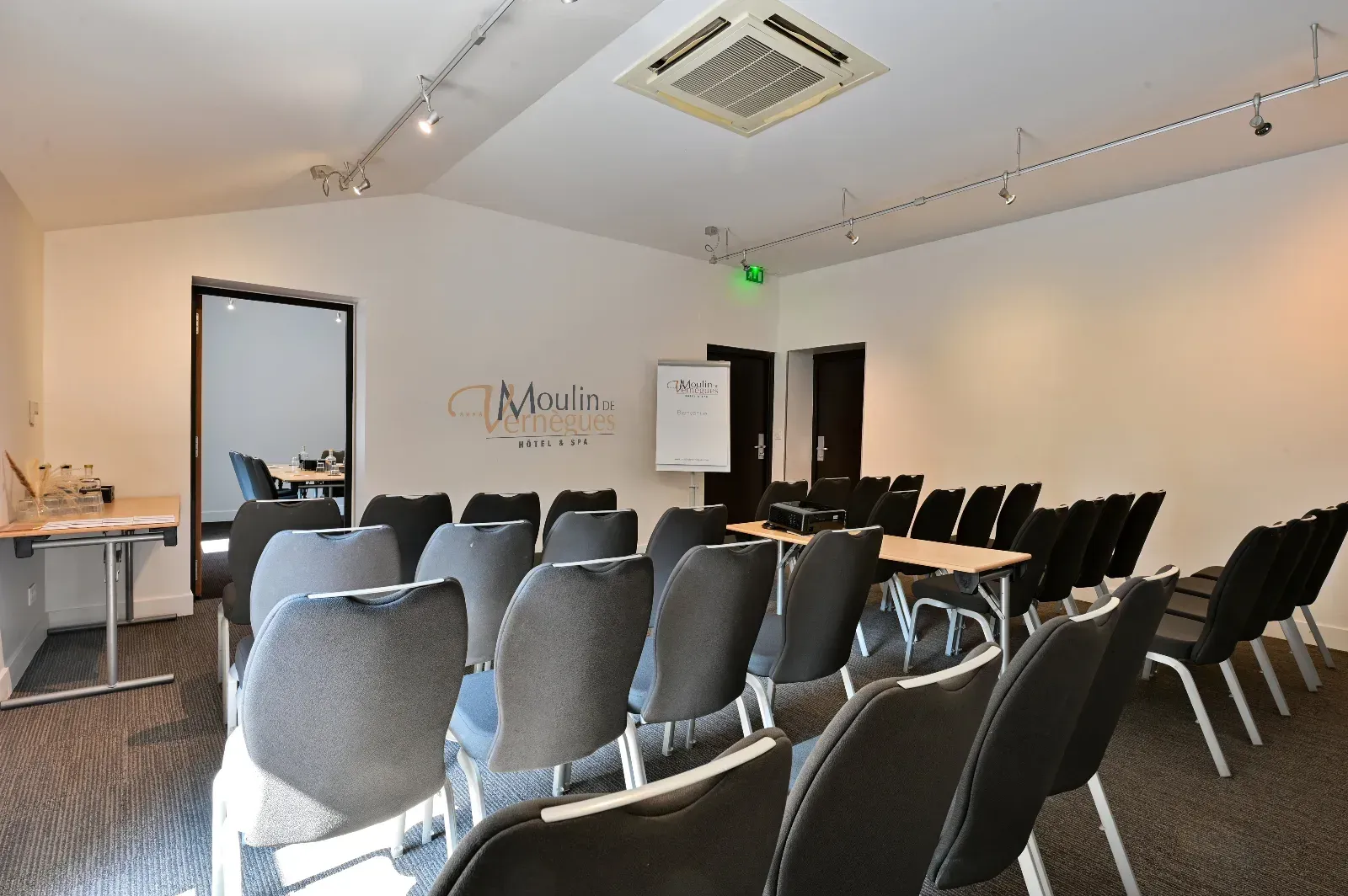 31m² Meeting Room for Seminars & Corporate Events in Mallemort